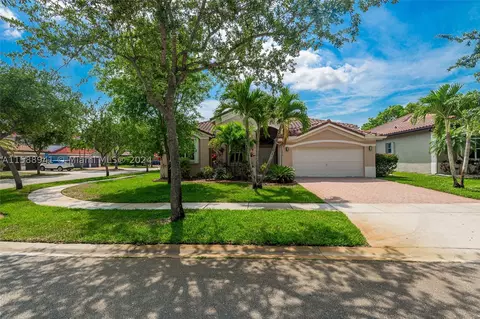 3815 SW 168th Ter, Miramar, FL 33027