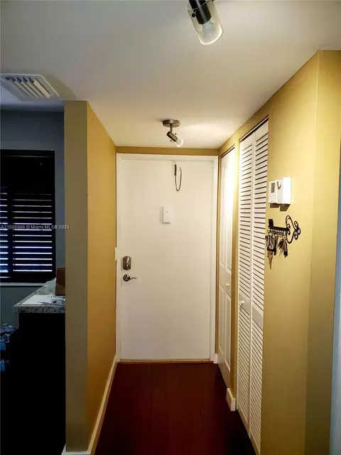 10130 Sunrise Lakes Blvd #107, Sunrise, FL 33322