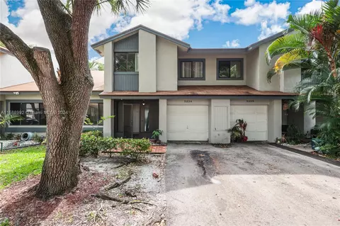 5234 Gate Lake Rd #5234, Tamarac, FL 33319