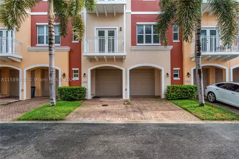 2365 Vintage Dr, Lighthouse Point, FL 33064