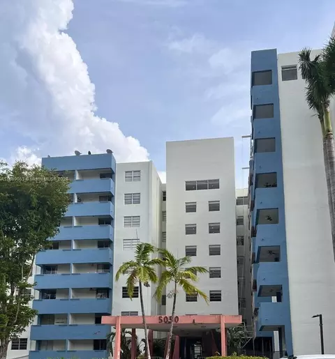 5050 NW 7th St #305, Miami, FL 33126