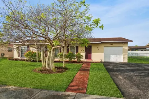 11004 SW 152nd Ter, Miami, FL 33157