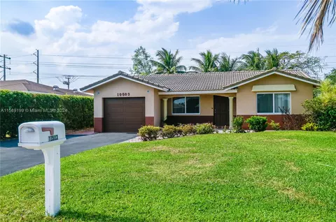 10503 NW 83rd St, Tamarac, FL 33321