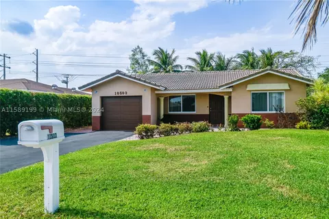10503 NW 83rd St, Tamarac, FL 33321