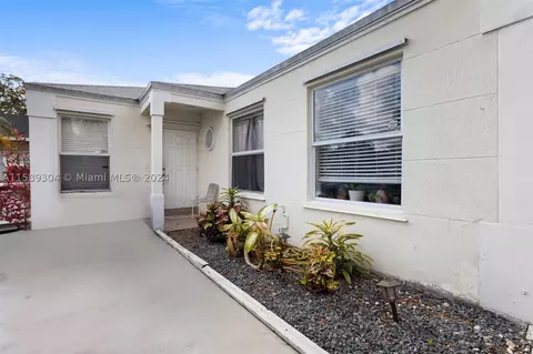 9762 SW 222nd St, Cutler Bay, FL 33190
