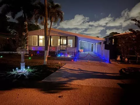 3035 SW 52nd St, Fort Lauderdale, FL 33312