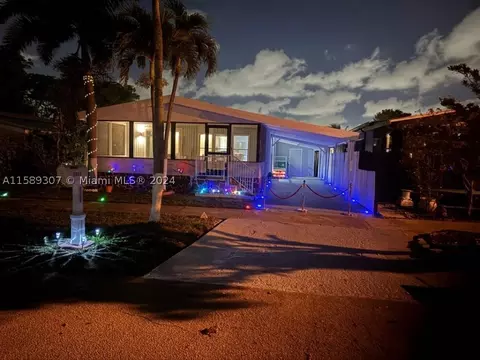3035 SW 52nd St, Fort Lauderdale, FL 33312