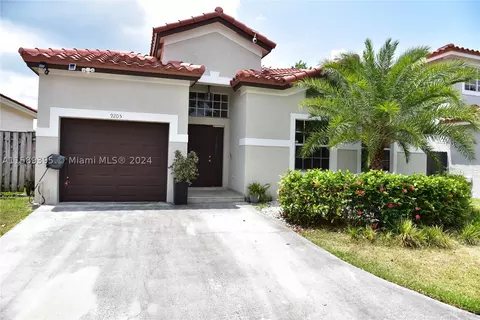 9205 SW 215th Ter, Cutler Bay, FL 33189