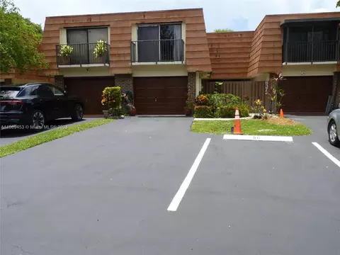 8372 N Coral Cir #8372, North Lauderdale, FL 33068