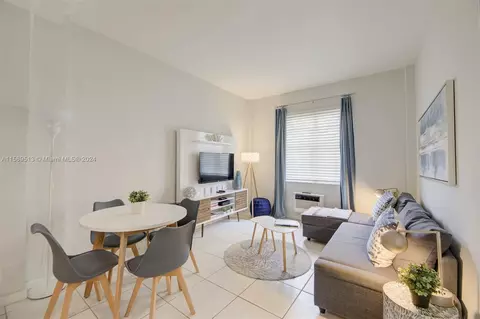 3030 Collins Ave #1G, Miami Beach, FL 33140