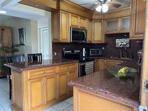 2851 Leonard Dr #J101, Aventura, FL 33160