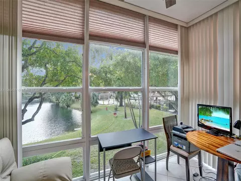 5000 NW 36th St #503, Lauderdale Lakes, FL 33319