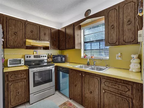 3361 NW 85th Ave #209, Coral Springs, FL 33065