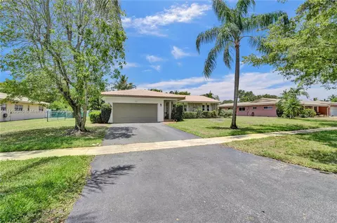 861 SW 66th Ave, Plantation, FL 33317