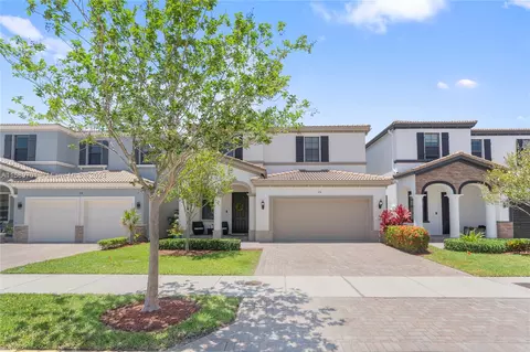 696 NE 191st St, Miami, FL 33179