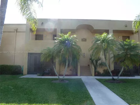 155 Lakeview Dr #202, Weston, FL 33326