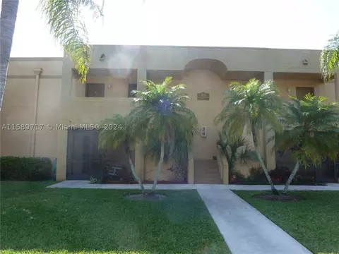 155 Lakeview Dr #202, Weston, FL 33326