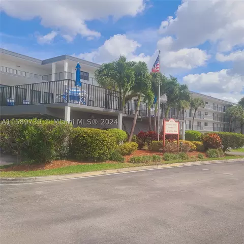 9233 SW 8th St #201, Boca Raton, FL 33428