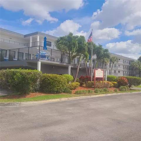 9233 SW 8th St #201, Boca Raton, FL 33428