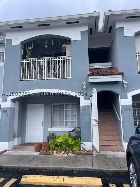 2860 W 80th St #201-7, Hialeah, FL 33018