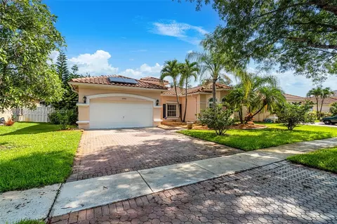 16401 NW 15th St, Pembroke Pines, FL 33028