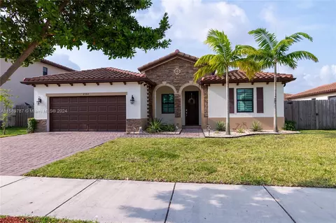2582 SE 2nd St, Homestead, FL 33033
