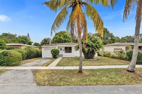 15821 NE 14th Ct, North Miami Beach, FL 33162