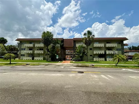 7505 SW 82nd St #202, Miami, FL 33143