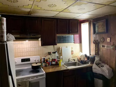 400 NW 116th St, Miami, FL 33168