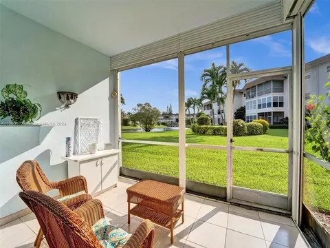 4706 NW 36th St #414, Lauderdale Lakes, FL 33319