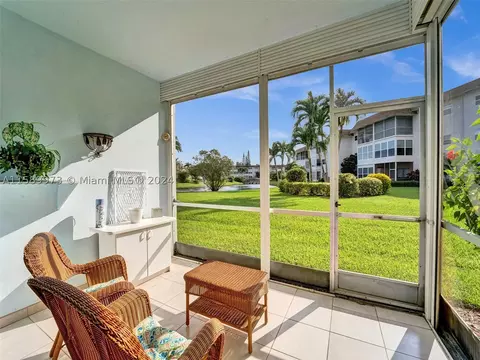 4706 NW 36th St #414, Lauderdale Lakes, FL 33319