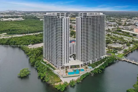 16385 Biscayne Blvd #2618, North Miami Beach, FL 33160