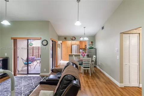 6554 NW 172nd Ln, Hialeah, FL 33015