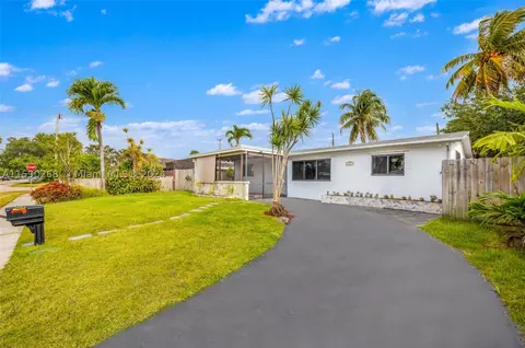 7681 Simms St, Hollywood, FL 33024