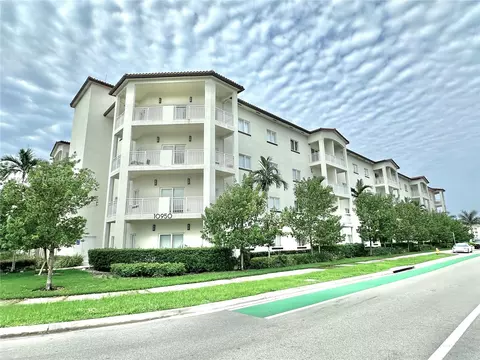 10950 NW 82nd St #305, Doral, FL 33178