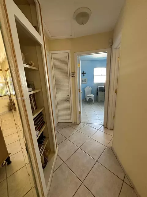 10890 SW 69th Dr, Miami, FL 33173 photo 9