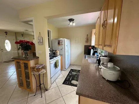 10890 SW 69th Dr, Miami, FL 33173 photo 15