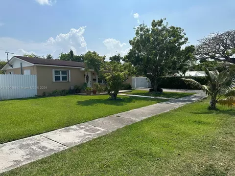 10890 SW 69th Dr, Miami, FL 33173 photo 4