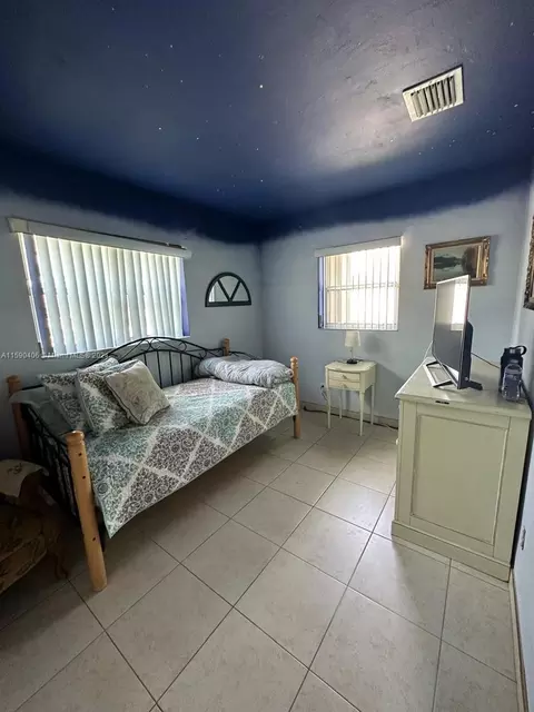 10890 SW 69th Dr, Miami, FL 33173 photo 27