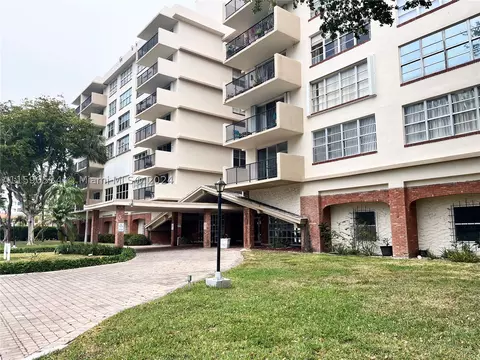 1001 91st St #504, Bay Harbor Islands, FL 33154