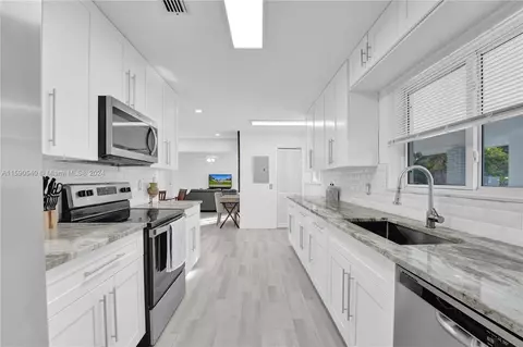 3644 SW 23rd Ct, Fort Lauderdale, FL 33312