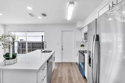 621 NW 59th Ave, Miami, FL 33126