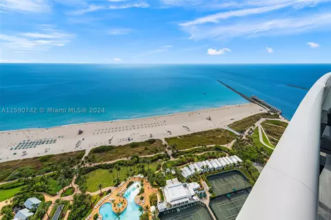100 S Pointe Dr #3205, Miami Beach, FL 33139