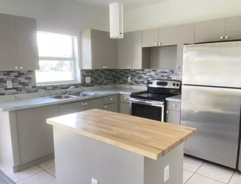 1636 SE 30th St, Homestead, FL 33035