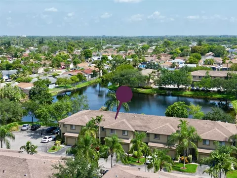 7427 SW 8th Ct, North Lauderdale, FL 33068
