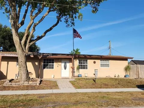 7790 NW 33rd St, Hollywood, FL 33024