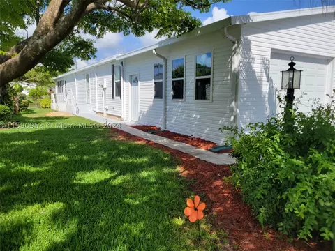 502 Portside Ln, Edgewater, FL 32141 photo 2