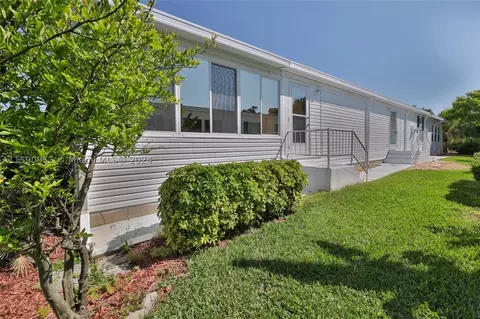 502 Portside Ln, Edgewater, FL 32141 photo 5