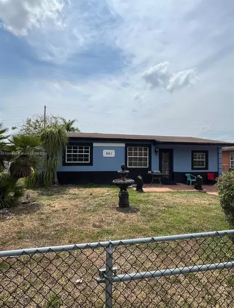 881 NW 34th Way, Lauderhill, FL 33311