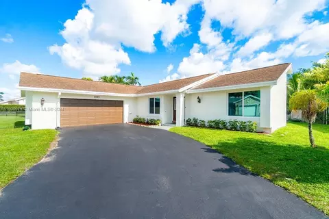 5525 SW 9th St, Margate, FL 33068